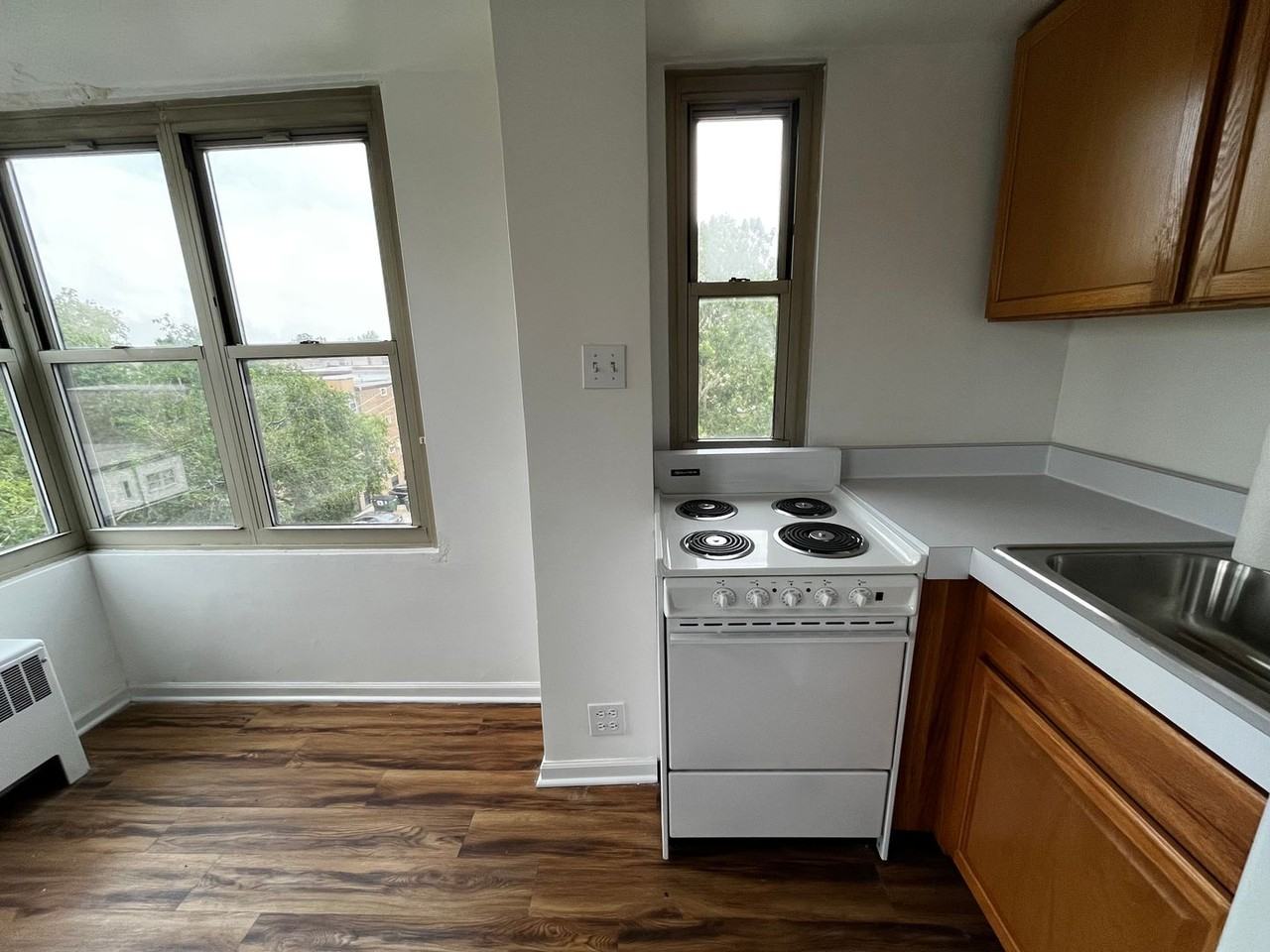 2606 W Balmoral Ave - Photo 5 of 12