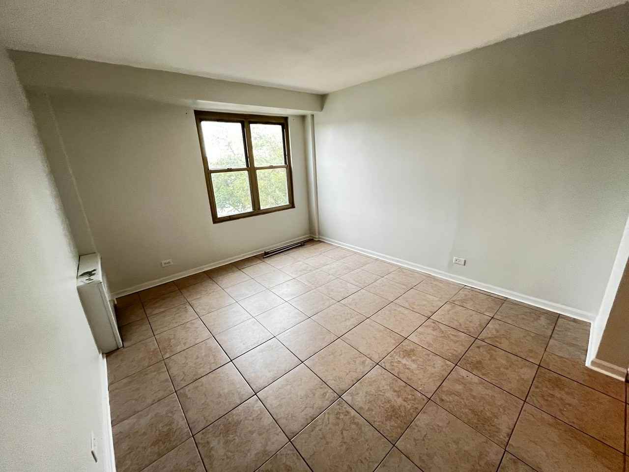 2606 W Balmoral Ave - Photo 7 of 12