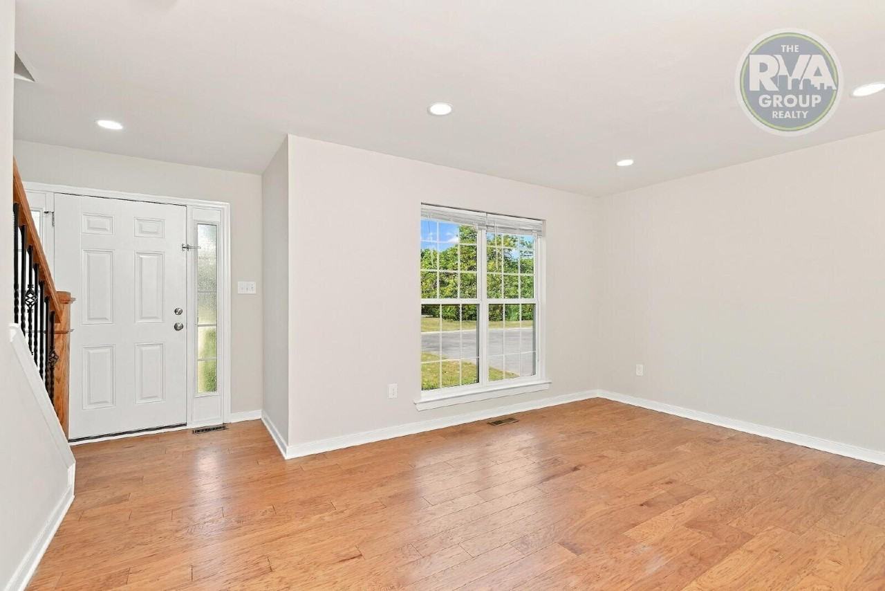 10617 Greenwood Rd - Photo 4 of 28