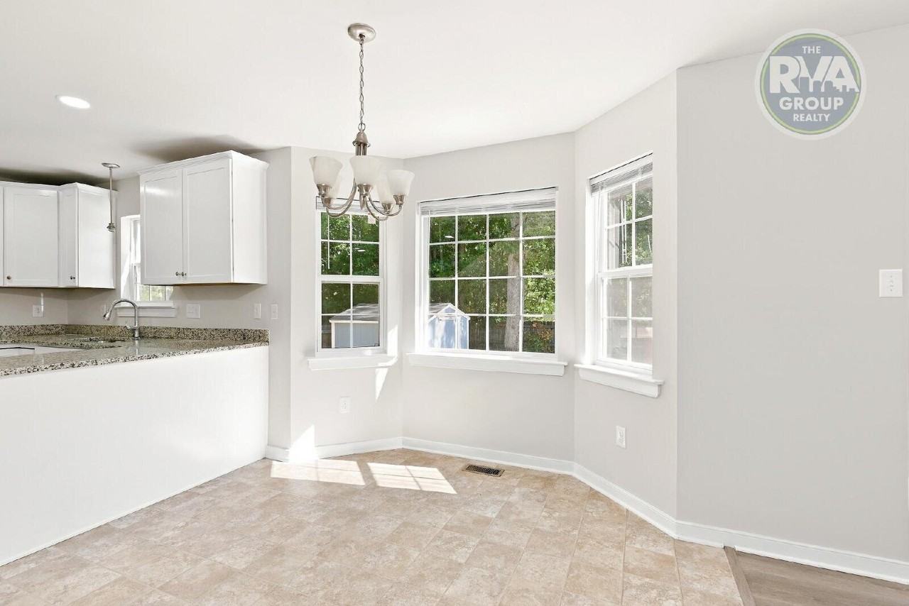 10617 Greenwood Rd - Photo 5 of 28