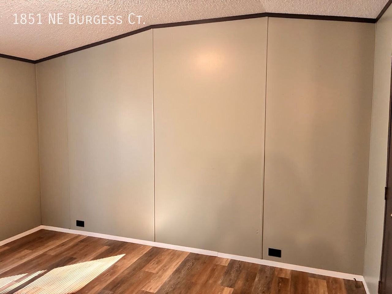 1851 Ne Burgess Ct - Photo 6 of 17