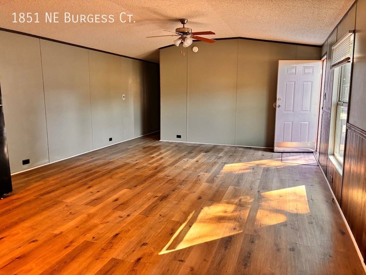1851 Ne Burgess Ct - Photo 7 of 17