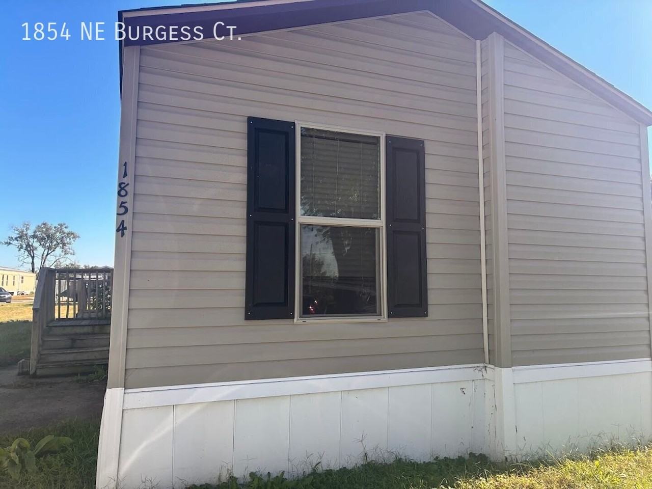 1854 Ne Burgess Ct - Photo 2 of 17