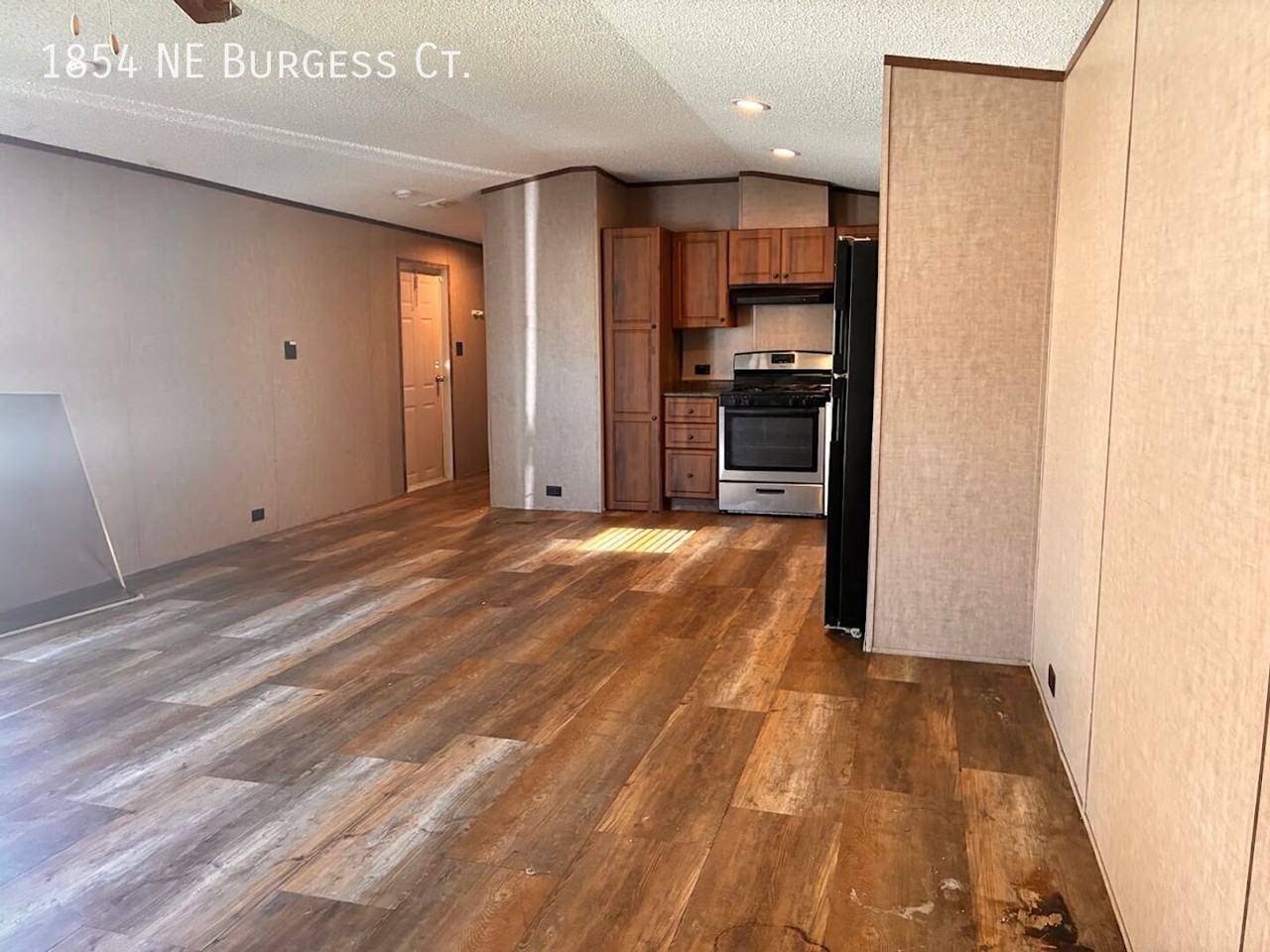 1854 Ne Burgess Ct - Photo 7 of 17