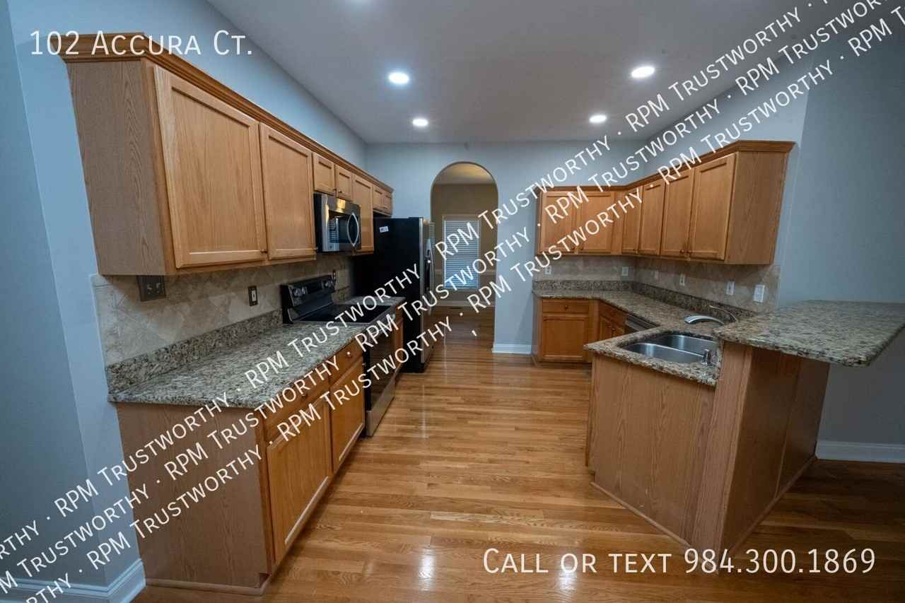 102 Accura Ct - Photo 2 of 50