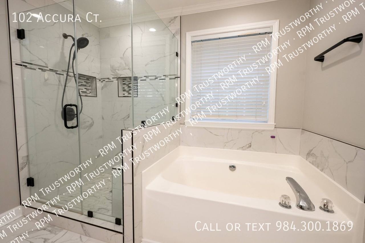 102 Accura Ct - Photo 6 of 50