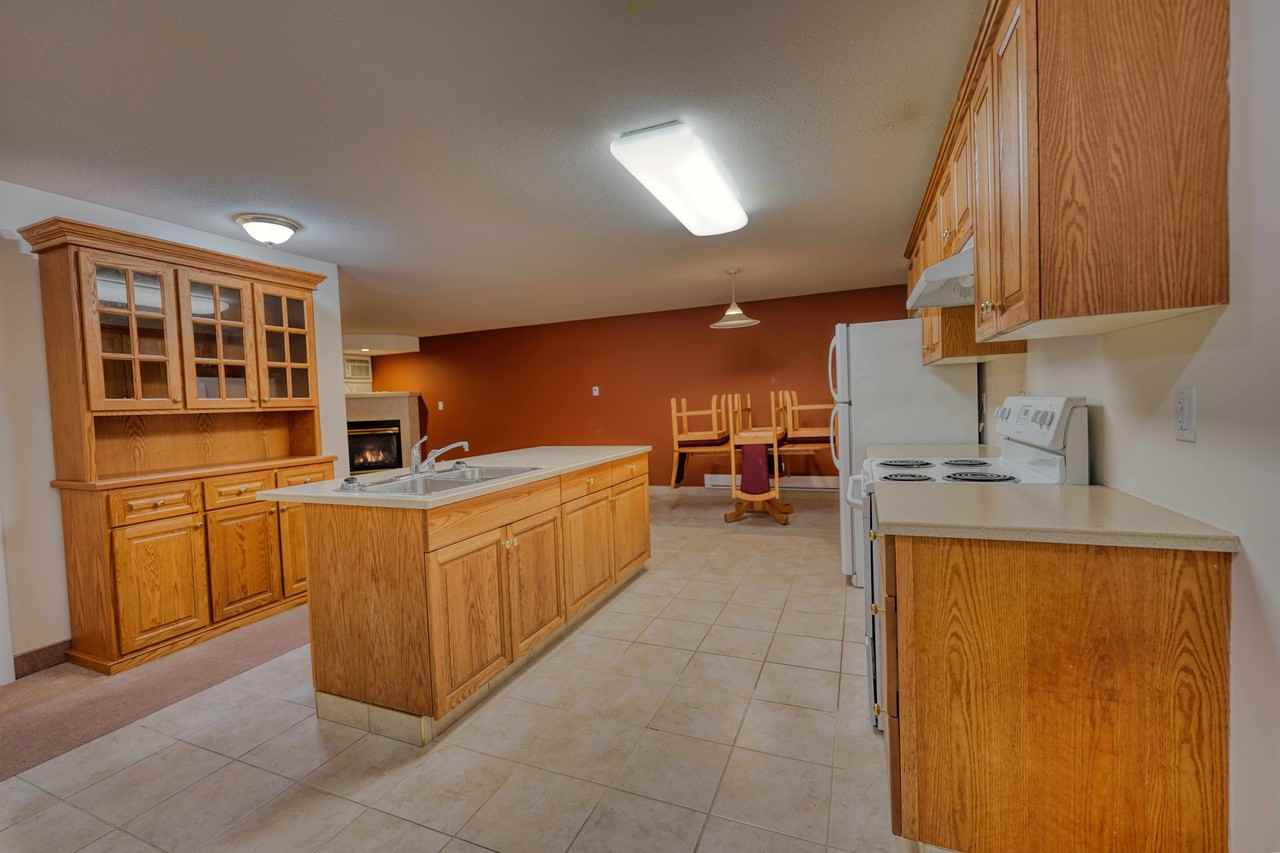 5623 54 St - Photo 5 of 22