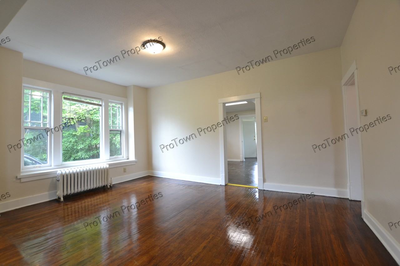 1015 Richards Street - Photo 5 of 12
