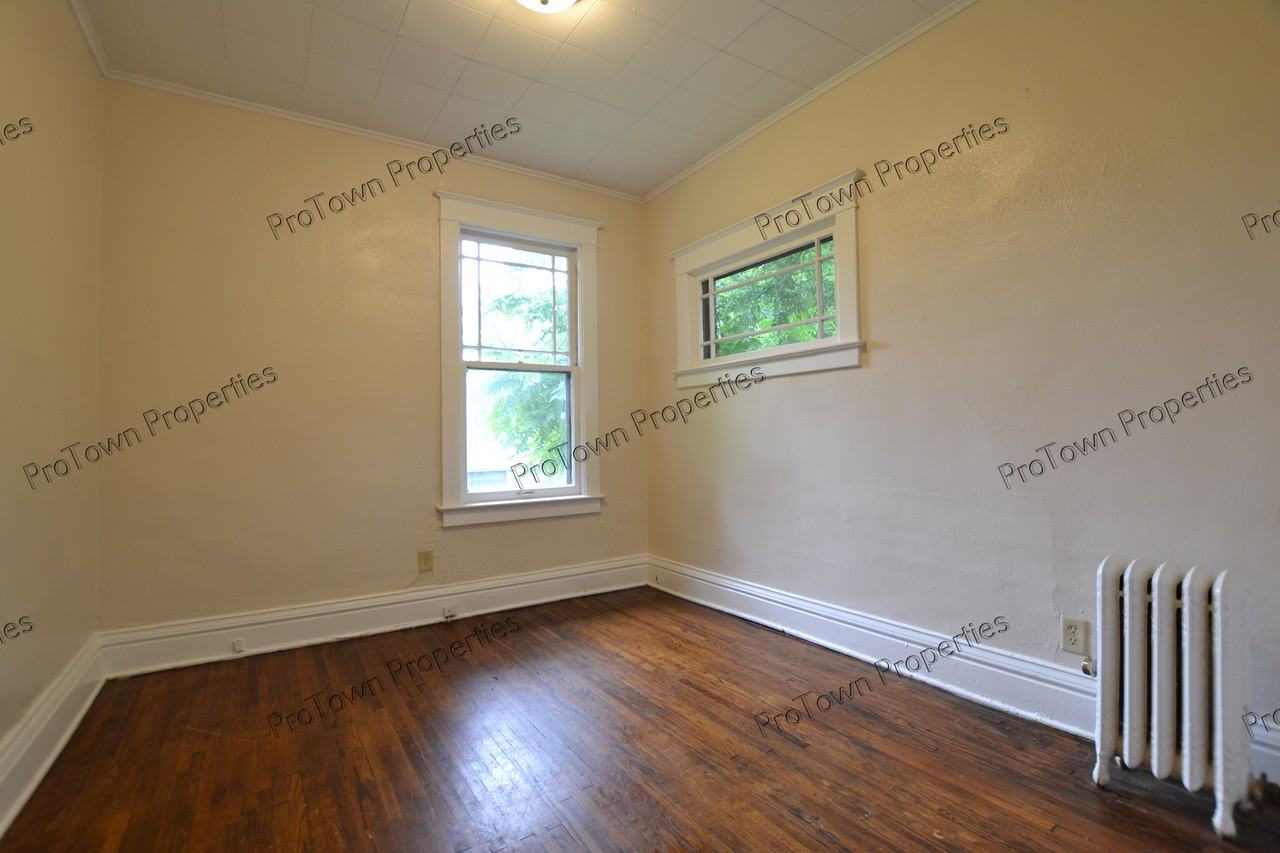 1015 Richards Street - Photo 6 of 12