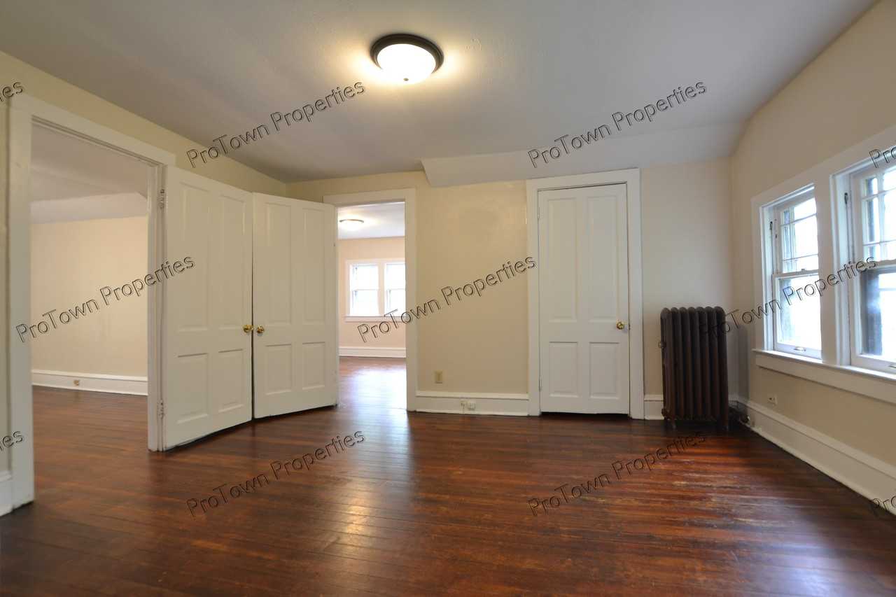 1015 Richards Street - Photo 7 of 12