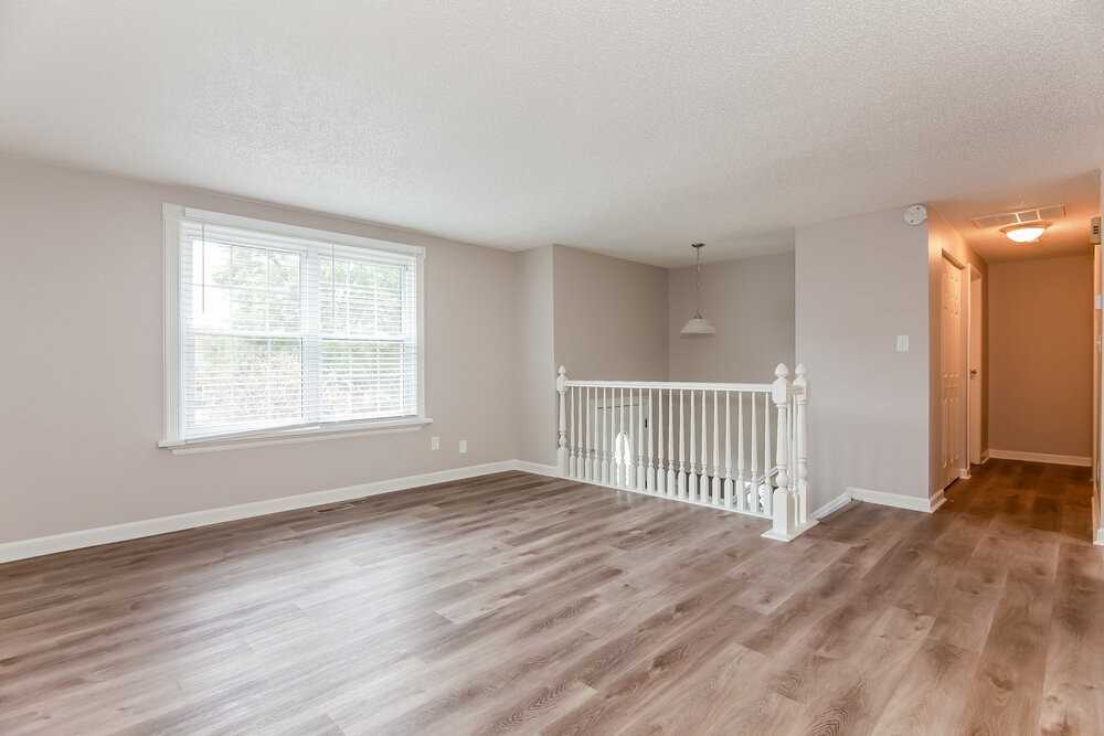 2424 Parkhighland Ct - Photo 4 of 17