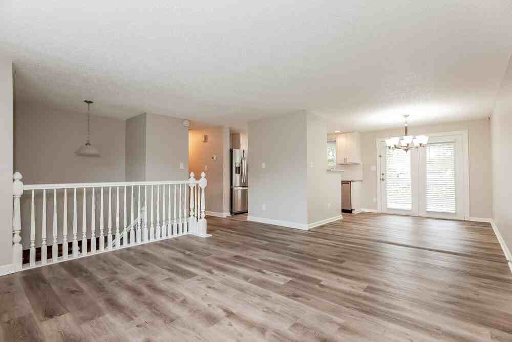2424 Parkhighland Ct - Photo 5 of 17