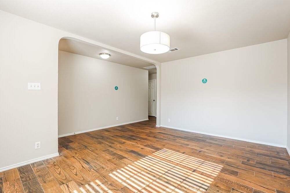 5019 Crestwood Hill Dr - Photo 5 of 17