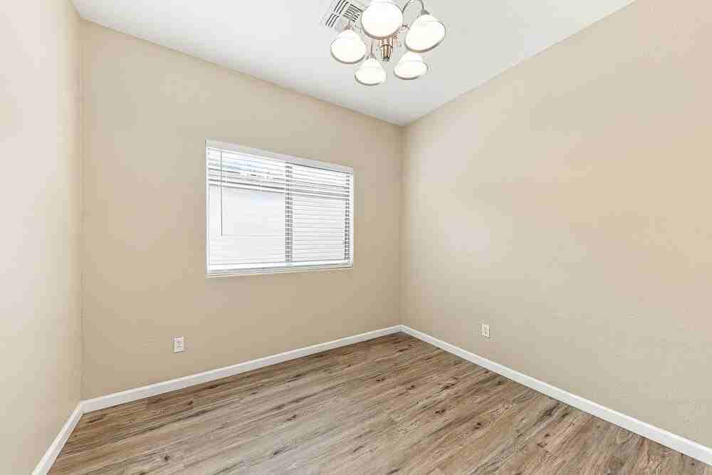 41240 N Hudson Trl - Photo 5 of 16