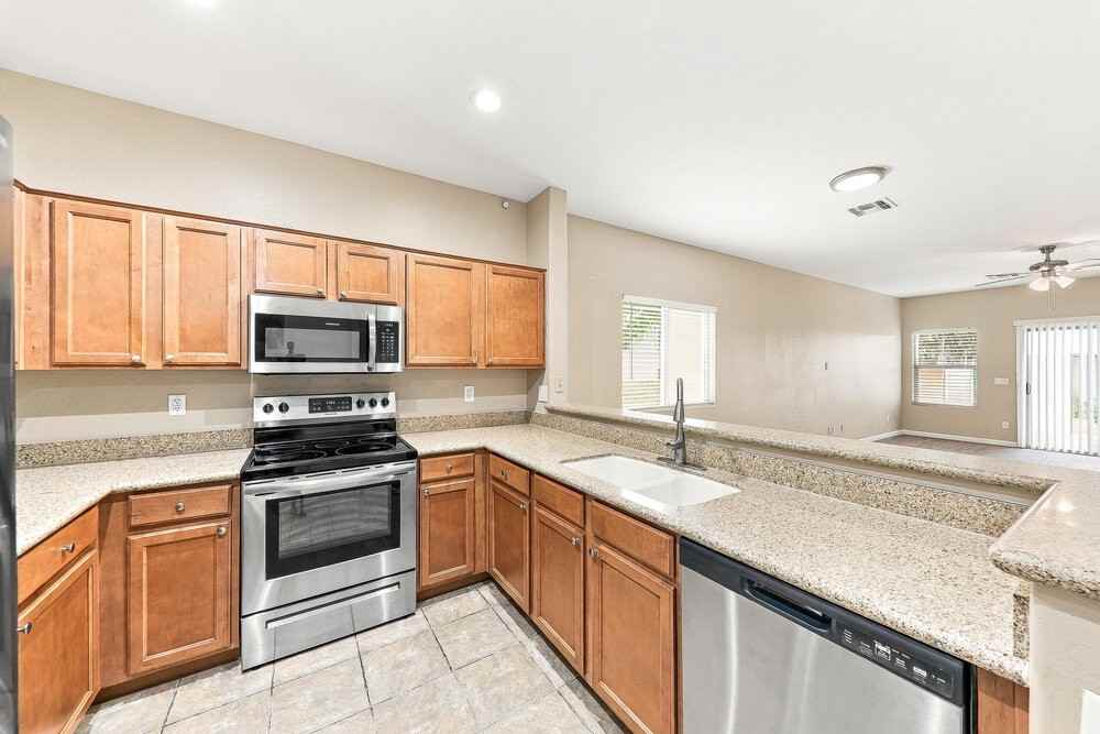 41240 N Hudson Trl - Photo 7 of 16