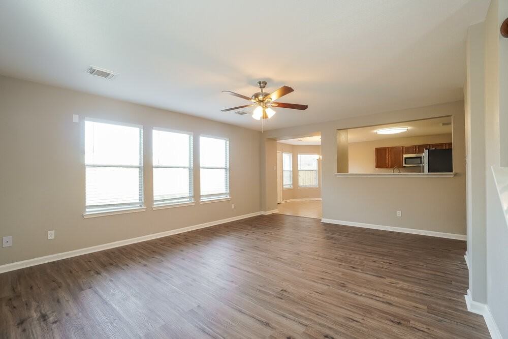 3607 Morning Cove Ln - Photo 5 of 17