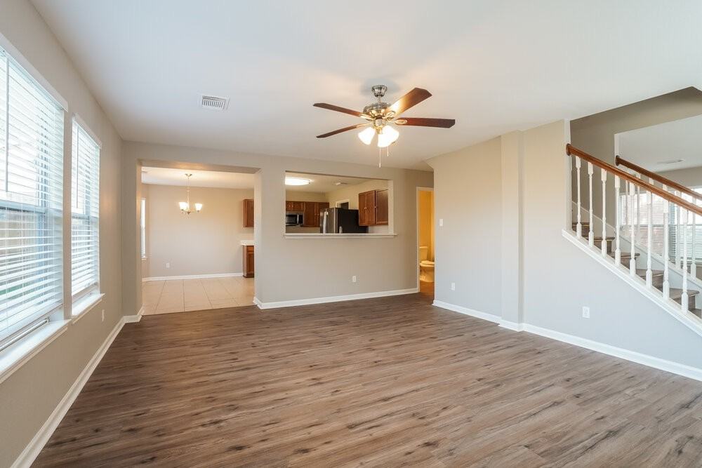 3607 Morning Cove Ln - Photo 6 of 17