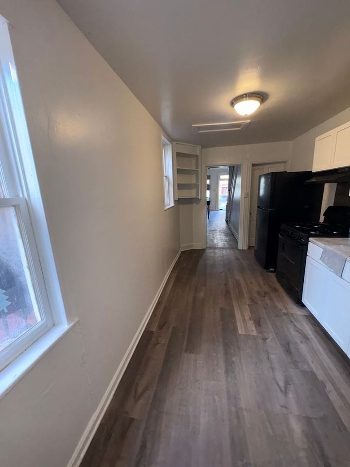 535 S Queen St - Photo 3 of 19