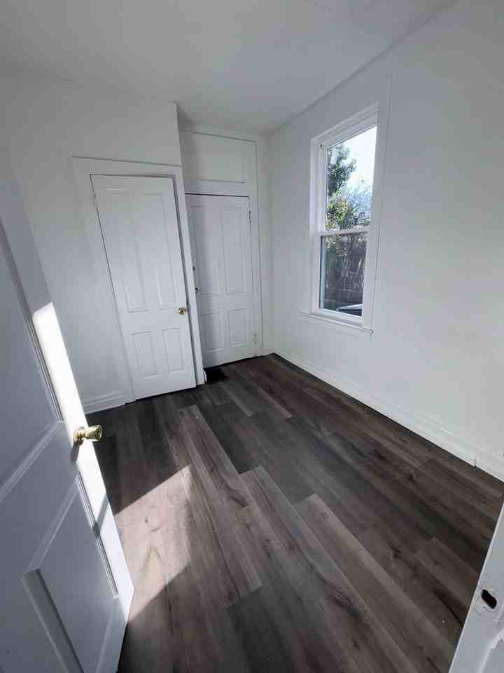 535 S Queen St - Photo 7 of 19