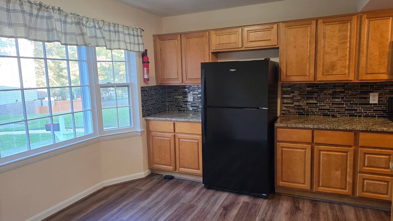 18606 Phoebe Way - Photo 3 of 14