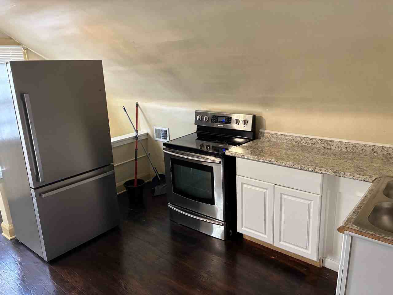 429 W Glenaven Ave #B - Photo 6 of 17