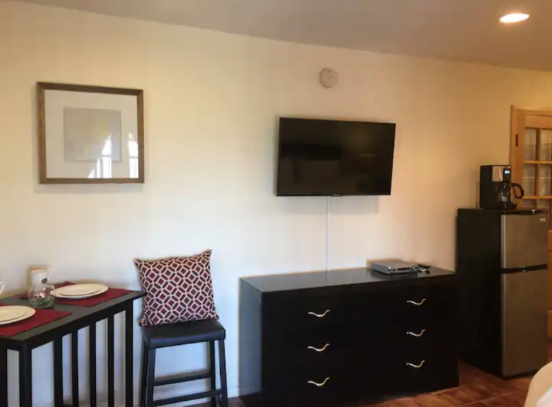 1350 E Tujunga Ave #A - Photo 7 of 12
