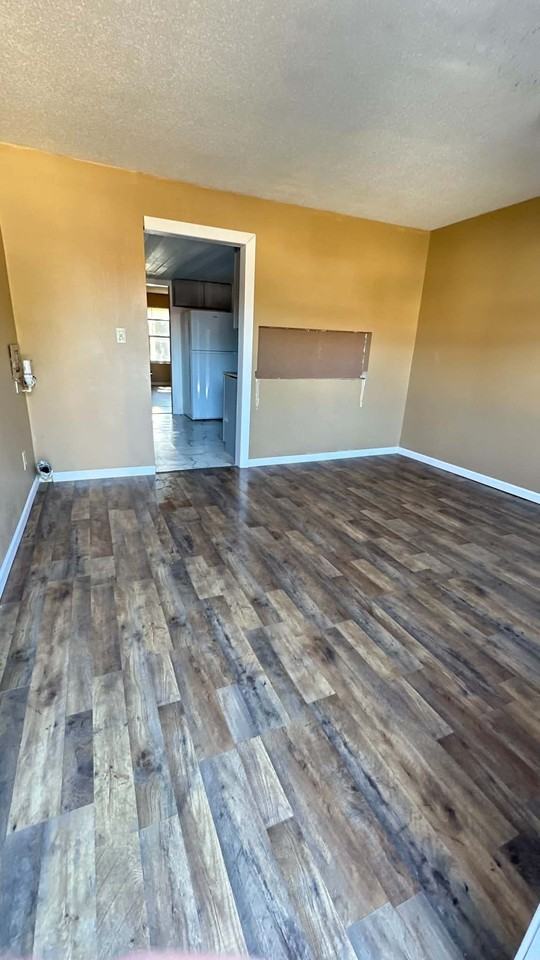 828 Tanner St - Photo 4 of 8