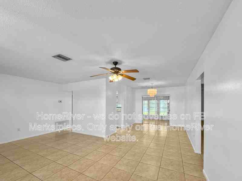 2496 Beacon Dr - Photo 5 of 39