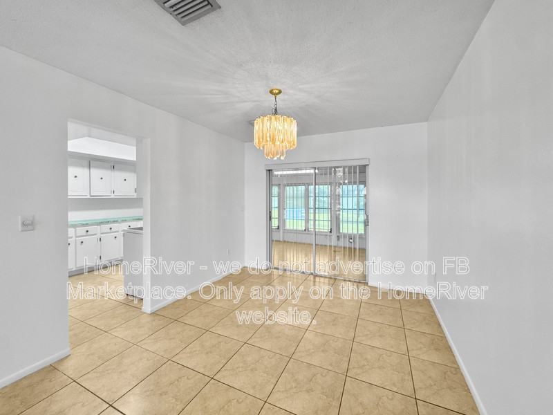 2496 Beacon Dr - Photo 6 of 39