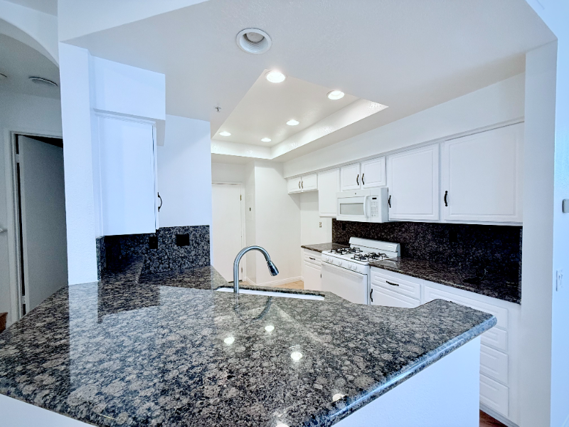 109 Santa Barbara Ct - Photo 5 of 14
