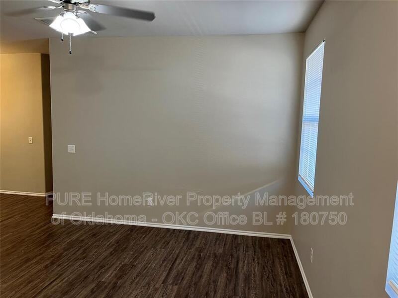 206 Ashley Dr - Photo 4 of 18