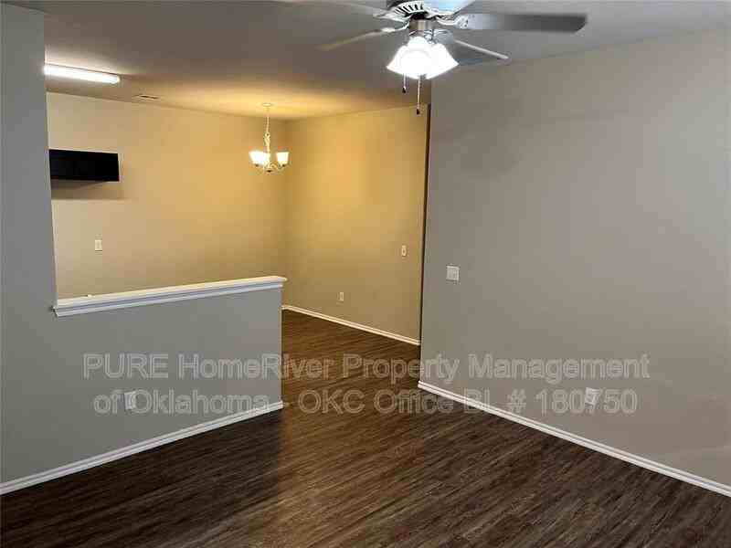 206 Ashley Dr - Photo 5 of 18
