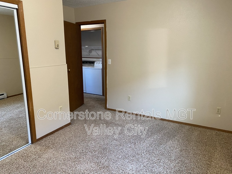 940 9th Ave Se - Photo 4 of 16