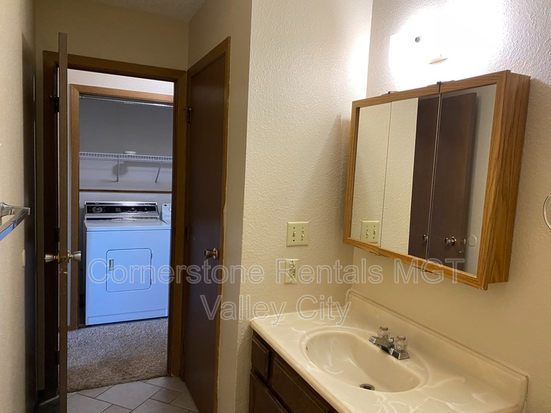 940 9th Ave Se - Photo 5 of 16