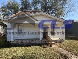 featured image of 2441 N 14th St