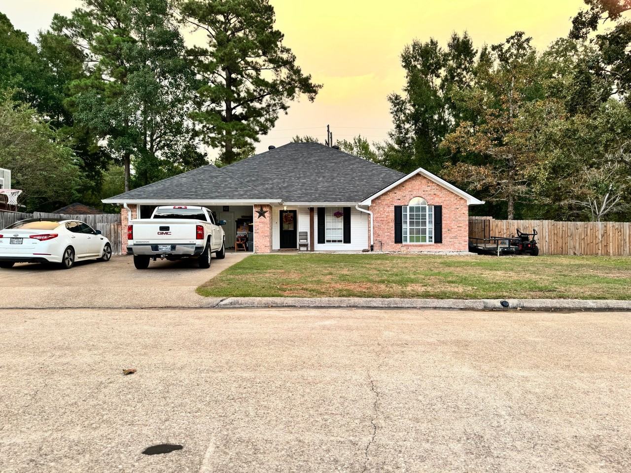 1507 Juniper Ln - Photo 2 of 14