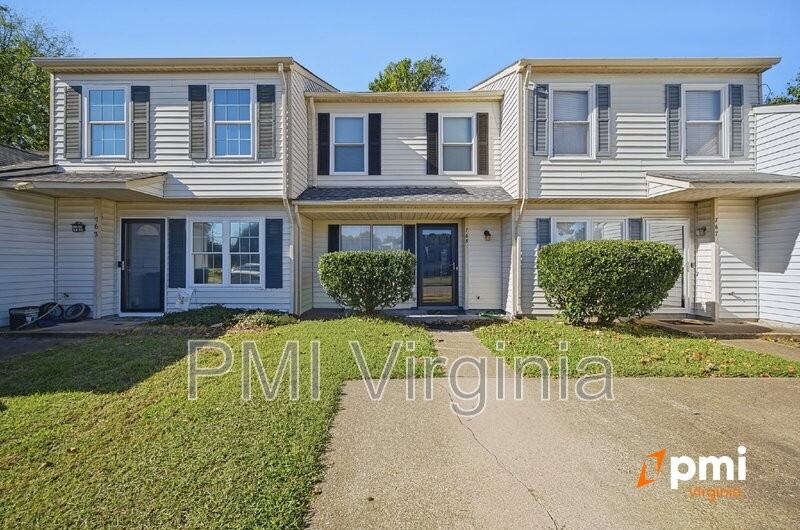 765 Hampshire Ln - Photo 3 of 29
