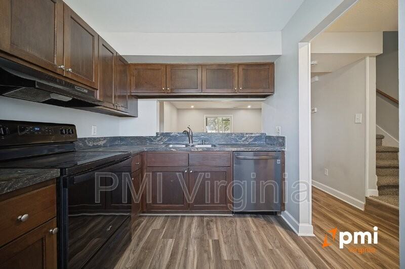 765 Hampshire Ln - Photo 7 of 29