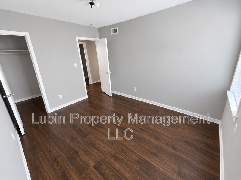 3827 Ajanders Dr - Photo 3 of 7