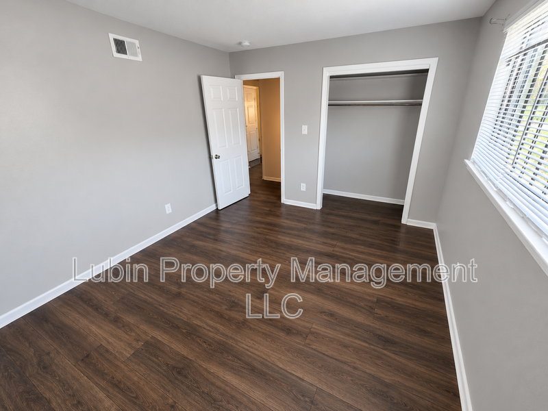 3827 Ajanders Dr - Photo 4 of 7