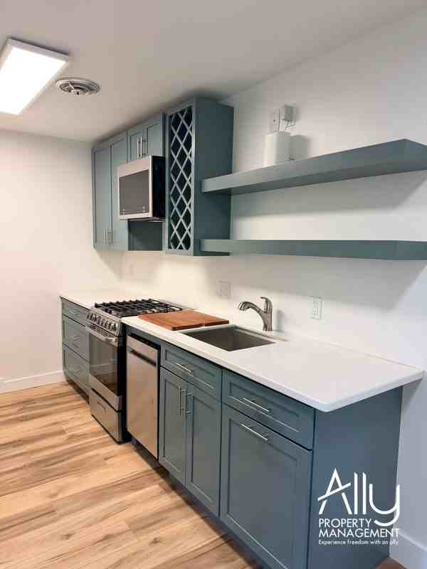 511 1st St N #201 - Photo 4 of 13