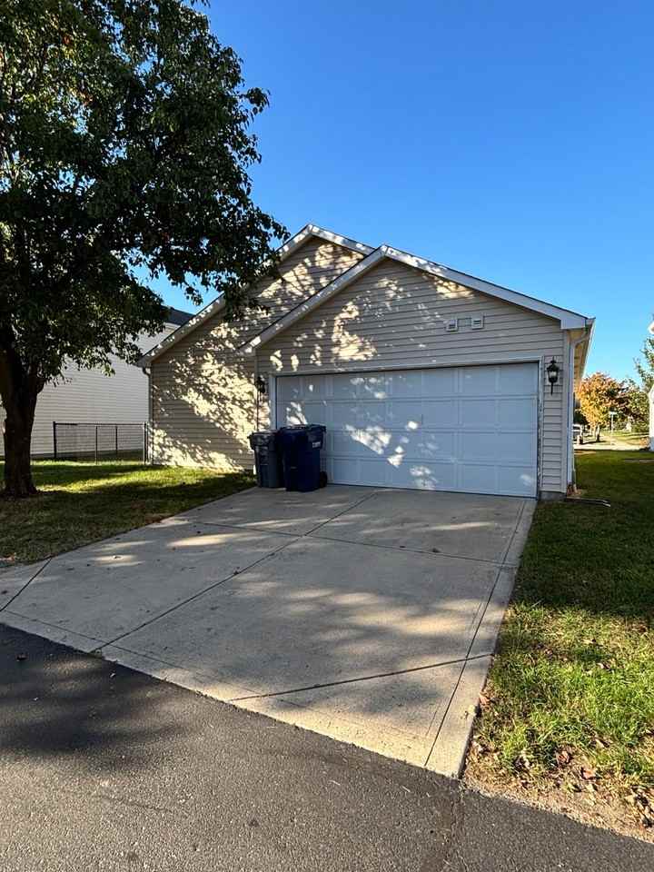 12167 Belfry Dr - Photo 2 of 22