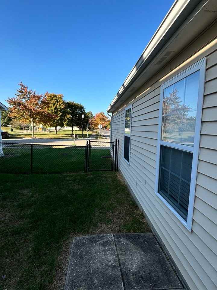 12167 Belfry Dr - Photo 4 of 22