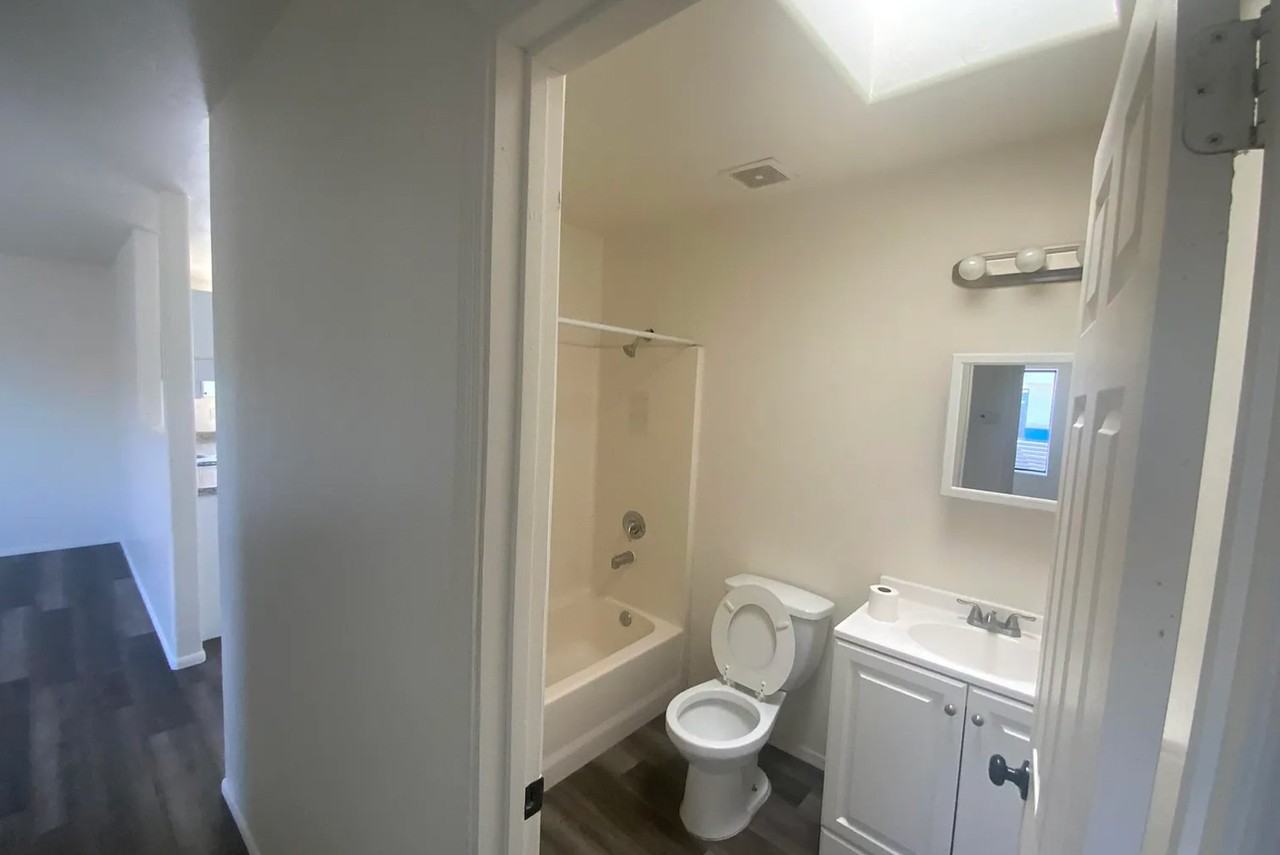 1460 W Saint Marys Rd #1 - Photo 5 of 20