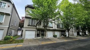 featured image of 18250 Ne 96th Way #101