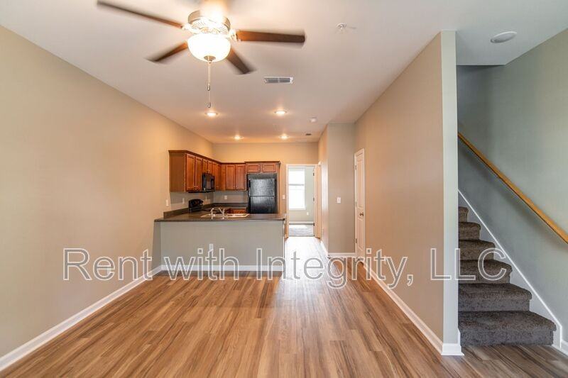 2202 Del Carmel Way - Photo 3 of 27