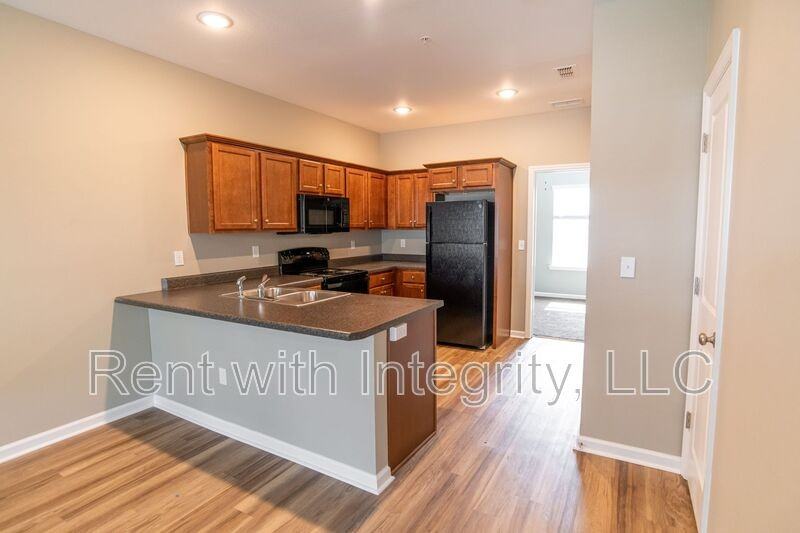 2202 Del Carmel Way - Photo 4 of 27