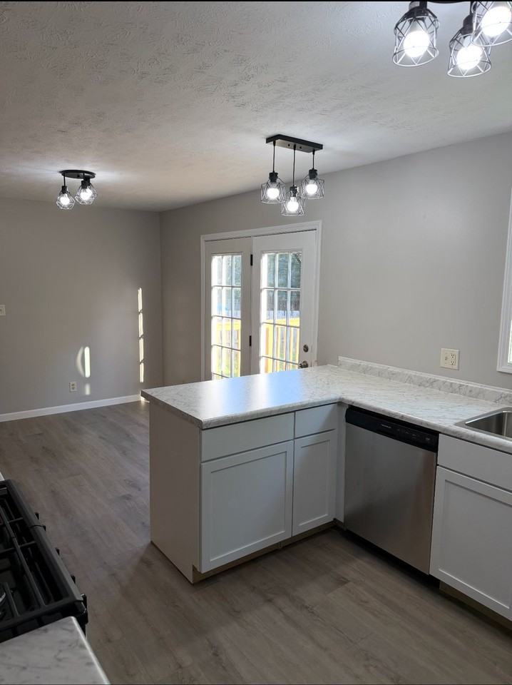 2021 Spring Brook Ave - Photo 3 of 13