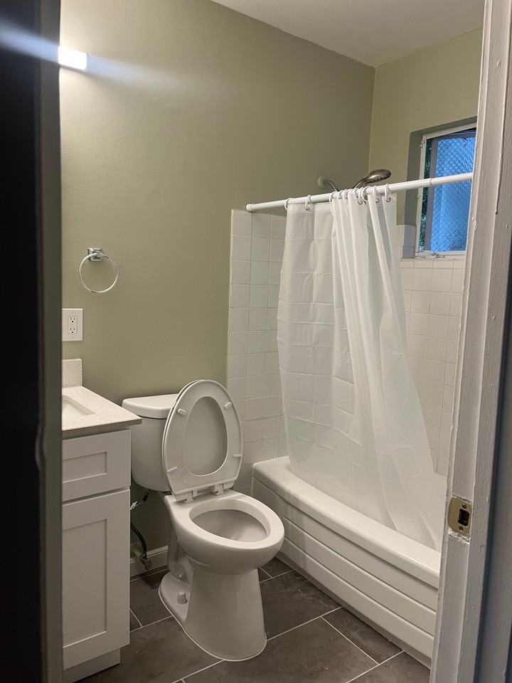 5412 Claremont Ave #33 - Photo 4 of 5