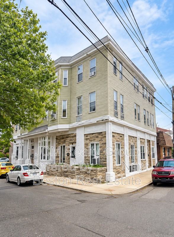 17 Irwin St #U6 - Photo 7 of 7